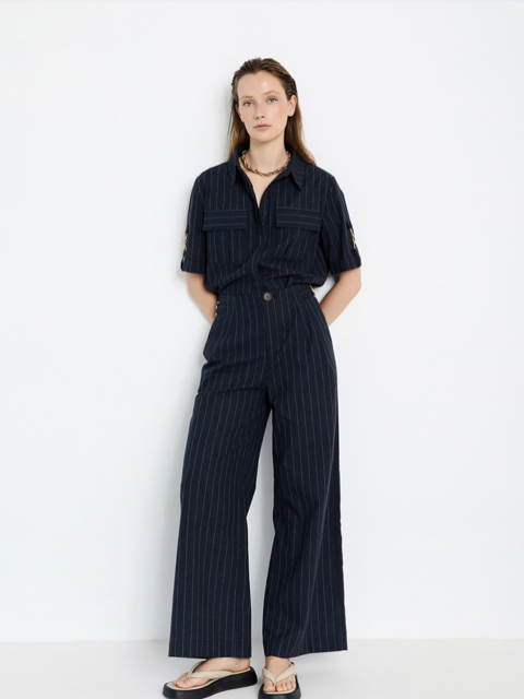 Pantalón detalle hebilla