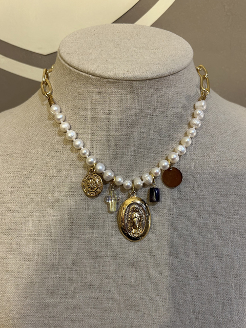 Collar Faith Milagrosa corto perlas