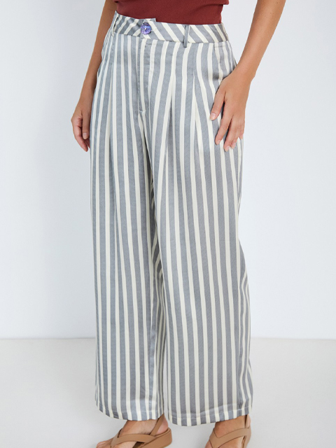 Pantalón satinado rayas