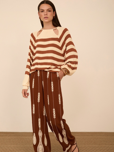 Pantalón caramelo bordado