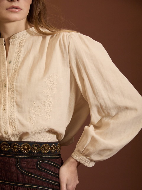 blusa algodón bordada